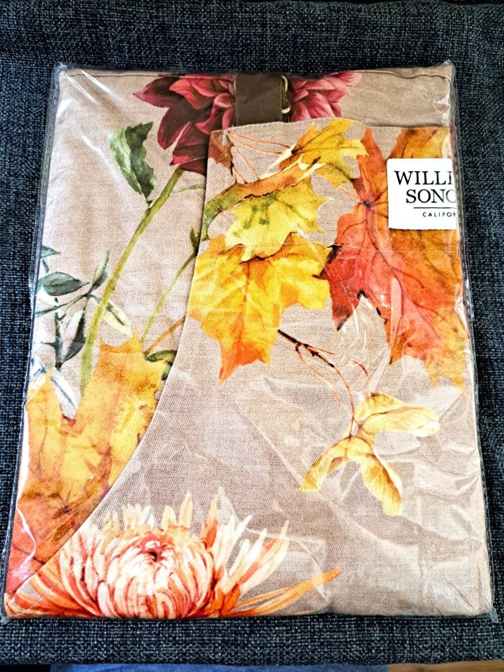 WILLIAM SONOMA NWT THANKSGIVING FALL LEAVES COOKING APRON HARVEST BLOOM